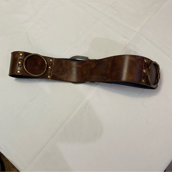 Wide Faux Leather Boho Style Brass Embellished Womens Belt Size 2X EUC - Picture 4 of 10